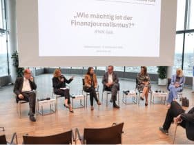 IFWK-Event zum Thema Finanzjournalismus v.l. Prof. Josef Seethaler (ÖAW), Michaela Ernst (sheconomy), Madlen Stottmeyer (Die Presse), Dr. Hans-Peter Siebenhaar (Focus Money), Waltraud Kaserer (Heubach Group), Silvia Kaupa-Götzl (Postbus/ÖBB) © Melzer PR/Peroutka